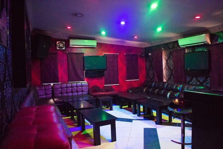 Lounge 55 of 57