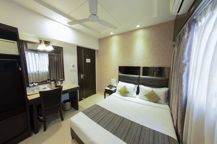 Room 25 of 40