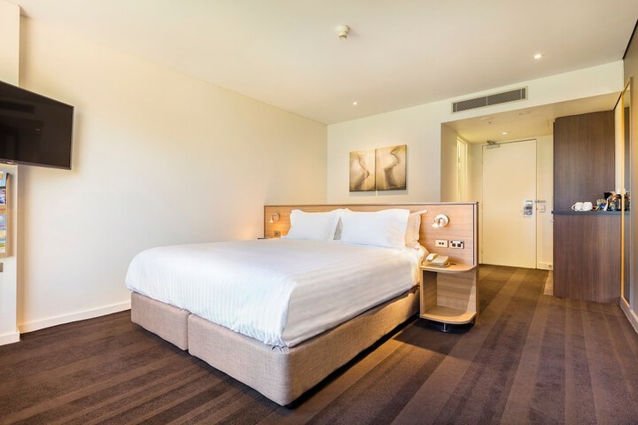 Room 25 of 134