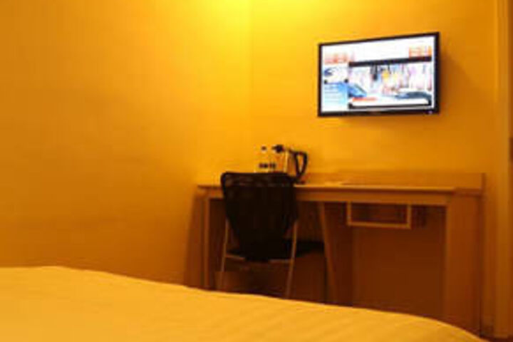 Room 15 of 39