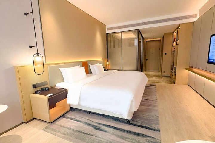 Room 47 of 84
