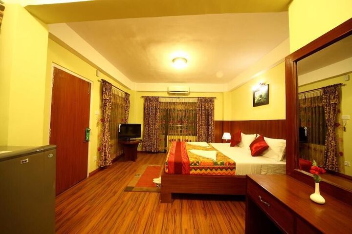 Room 10 of 38