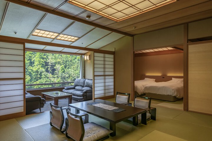 Room 11 of 84