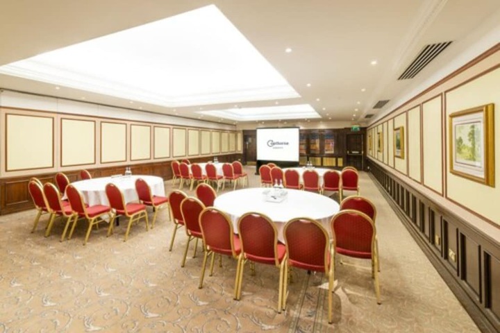 Business Center 95 of 110