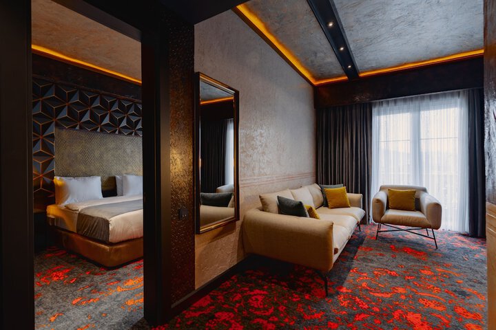 Room 76 of 199