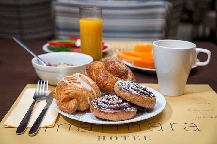 Breakfast/Coffee Service 40 of 62