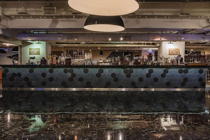 Entrance & Lobby