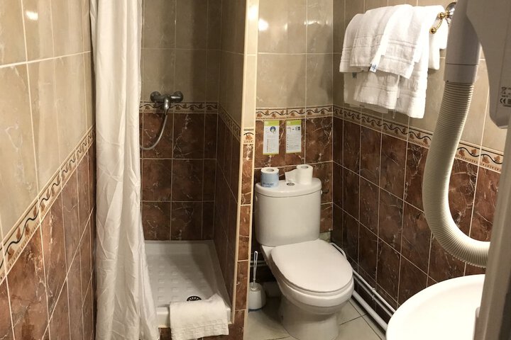 Room 15 of 34