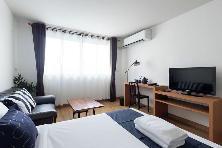 Room 42 of 79