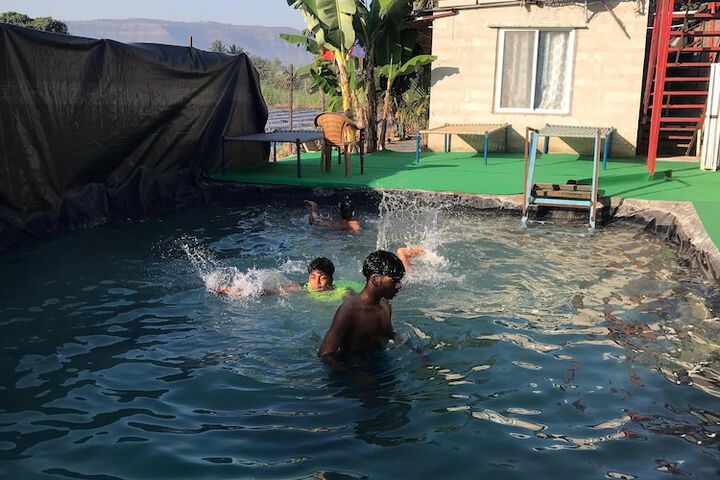 Pool 18 of 50