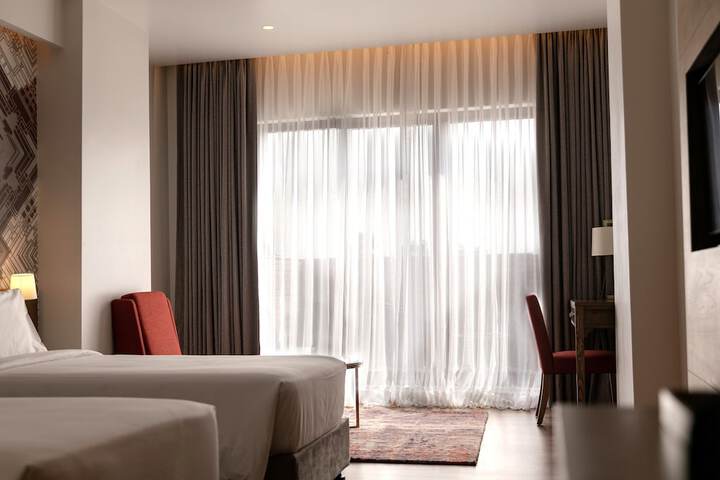 Room 18 of 25