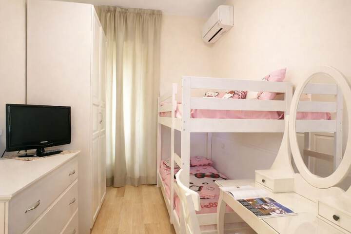 Children's theme room