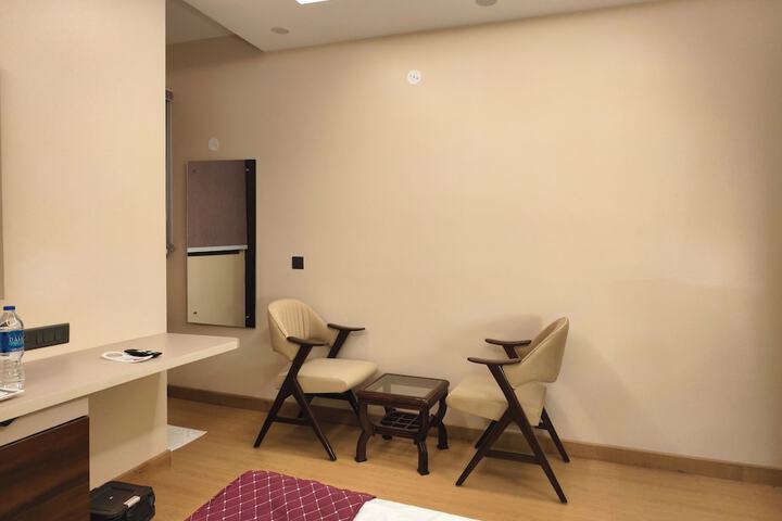 Room 34 of 73