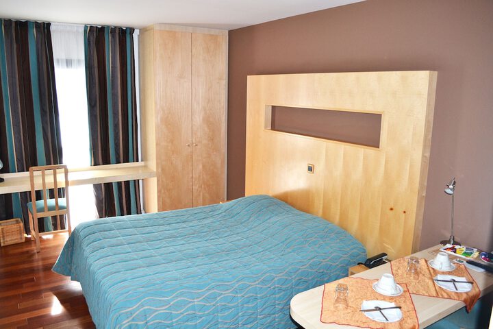 Room 15 of 62