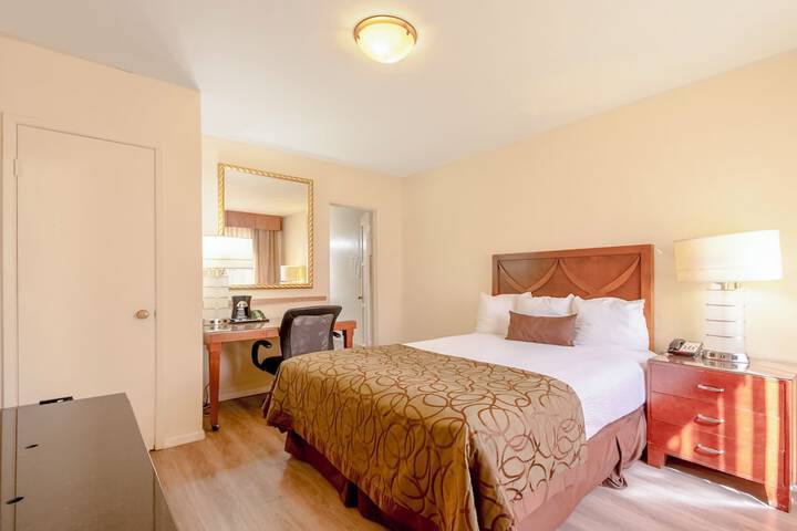 Room 47 of 77