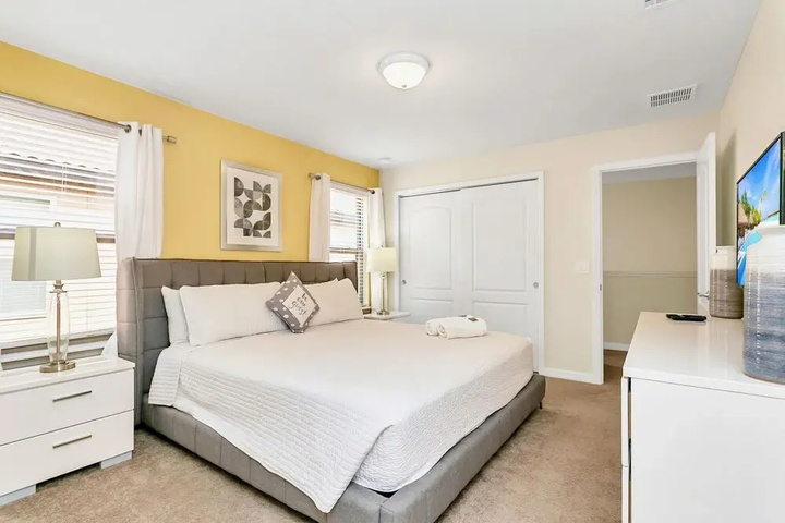 Room 3 of 26
