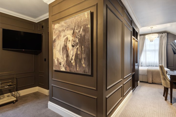 Room 42 of 67