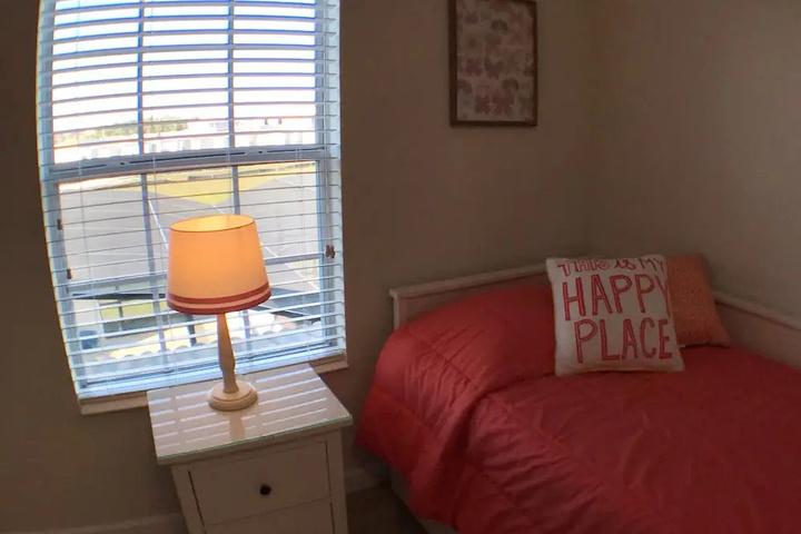 Room 4 of 24