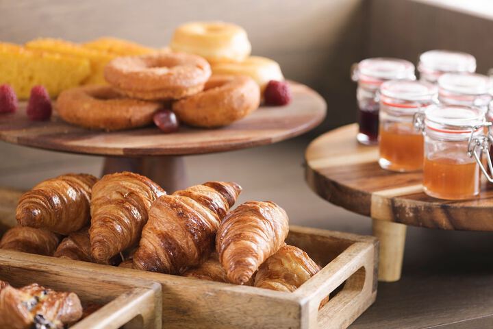 Breakfast/Coffee Service 94 of 130