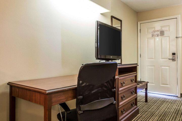 2 Double Beds (11 of 12)