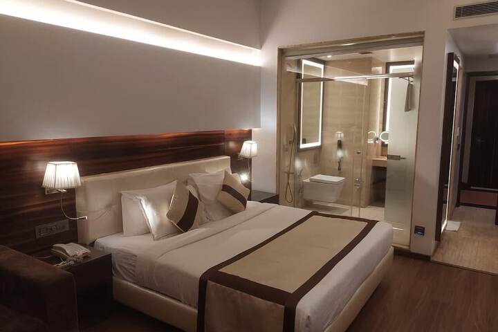 Room 14 of 39