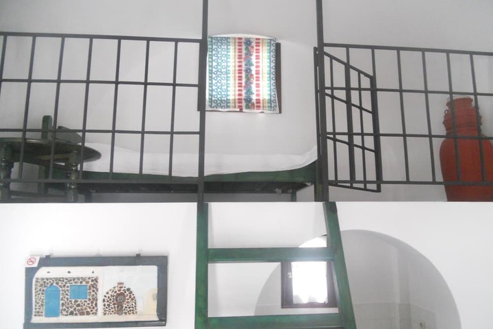 Room 3 of 79