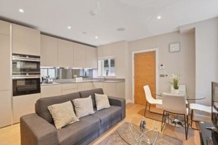 Fleet Street by Servprop