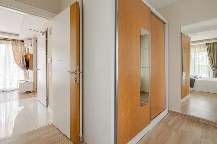 Room 44 of 150