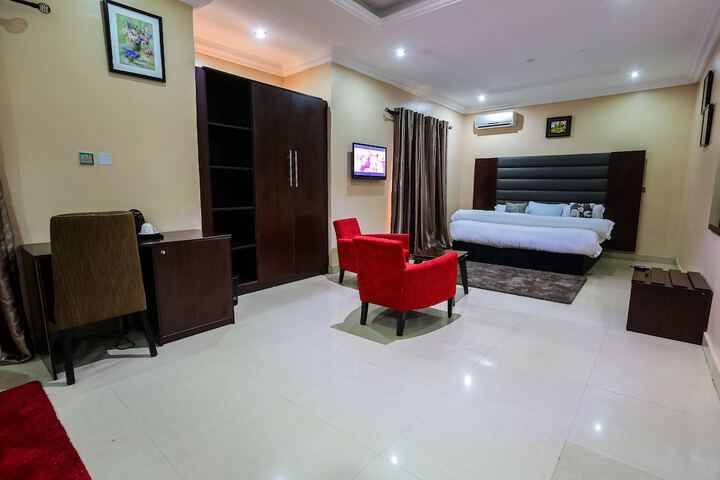 Room 12 of 81