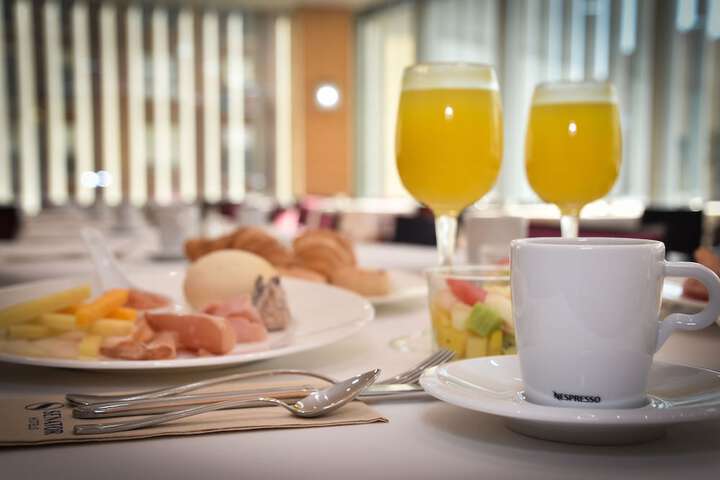 Breakfast/Coffee Service 96 of 145