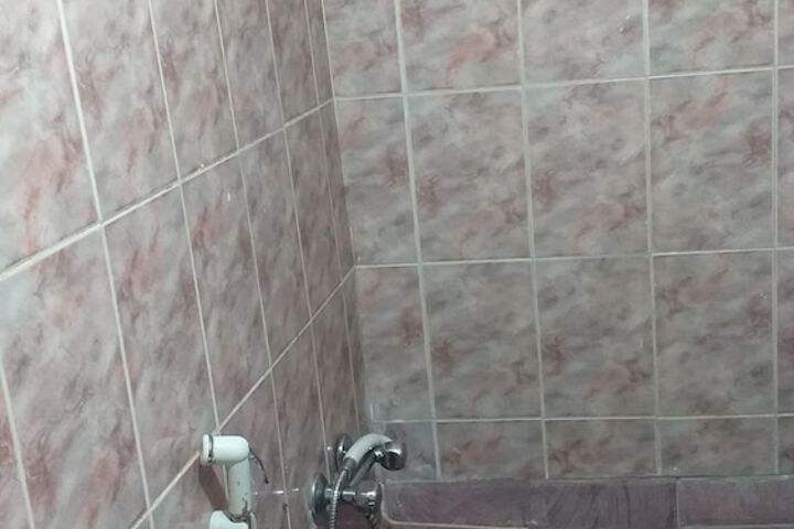 Room 6 of 14