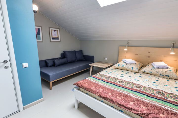 Room 18 of 49