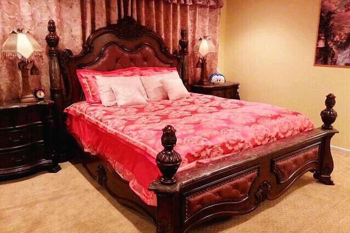 Room 2 of 27