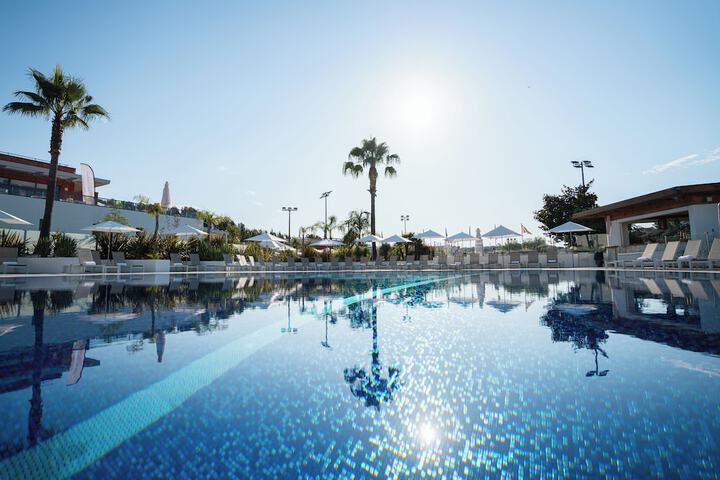 Pools & Facilities