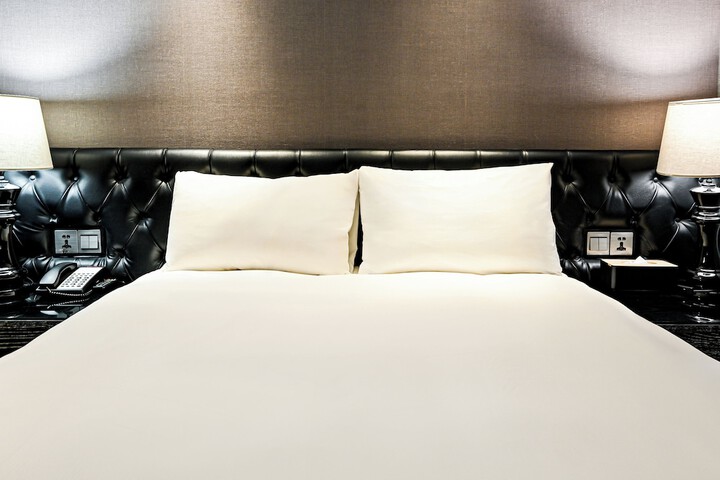 Room 15 of 146