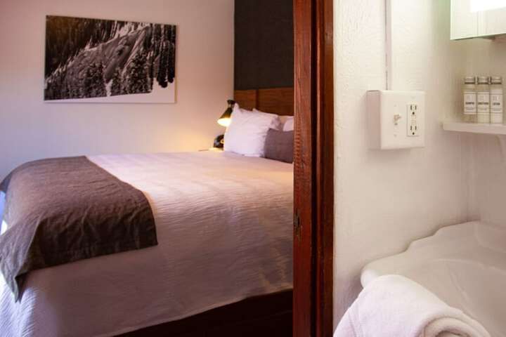 Room 10 of 23