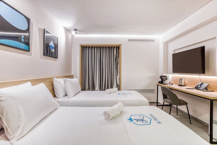 Room 11 of 79