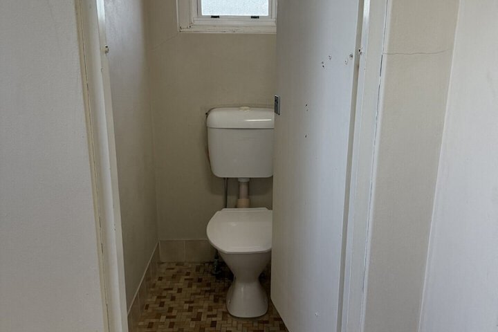 Room 27 of 30