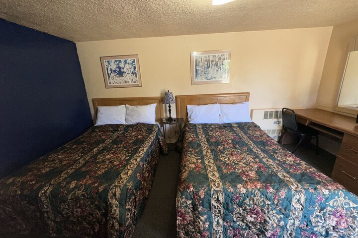 Room 2 of 10