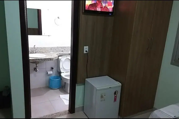 Room 9 of 20