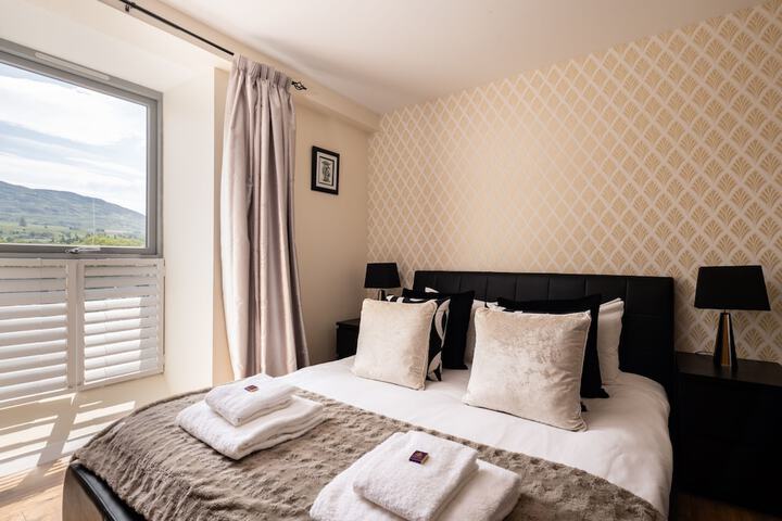 Room 40 of 691