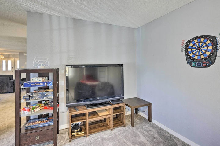 Photo of Bullhead City Home w / Game Room!