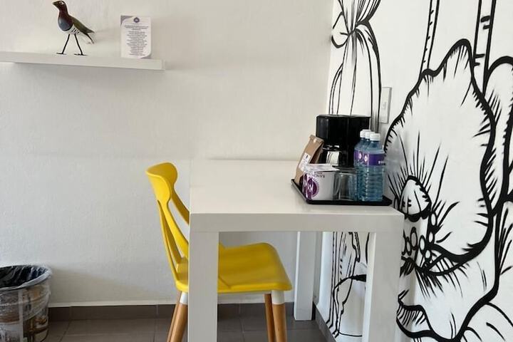 Room 40 of 165
