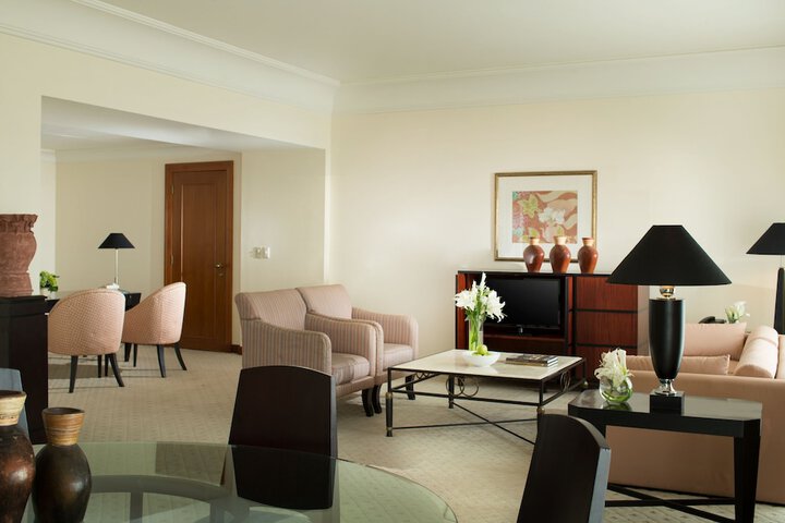 Room 6 of 38