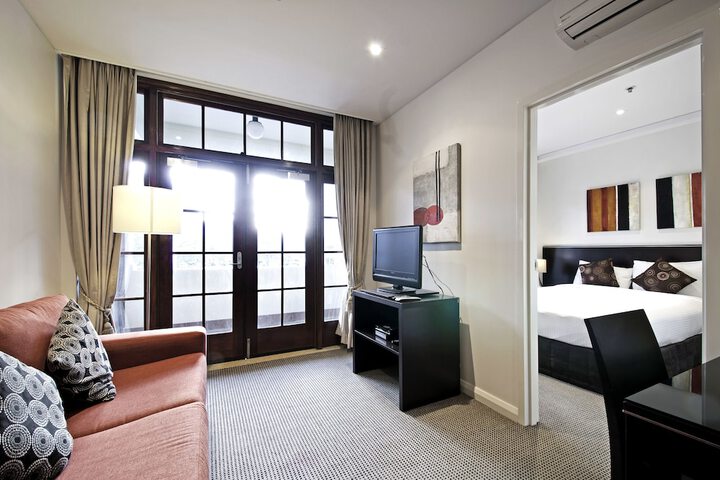 Room 18 of 32