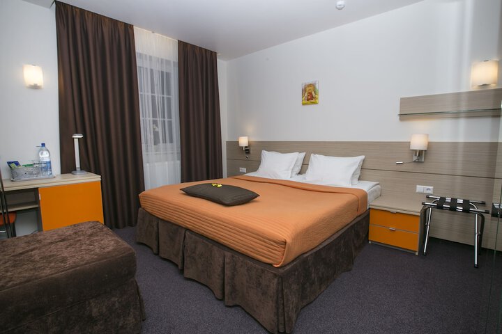 Room 13 of 46