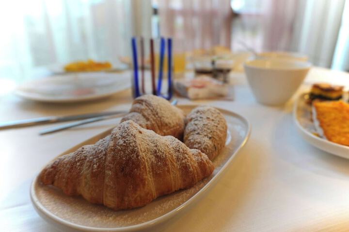 Breakfast/Coffee Service 41 of 50
