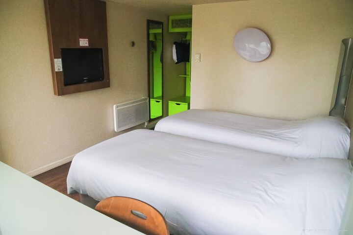 Room 15 of 76