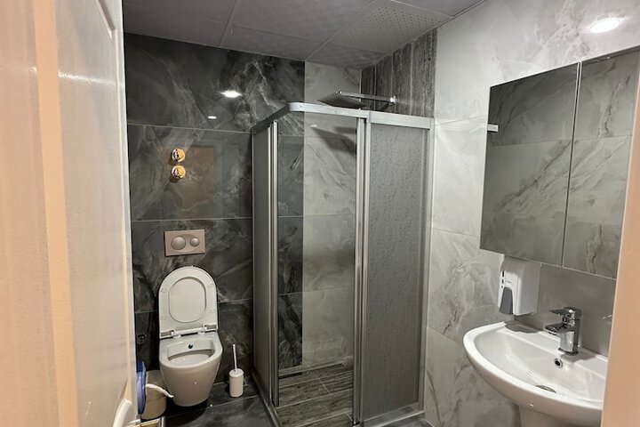 Room 10 of 15