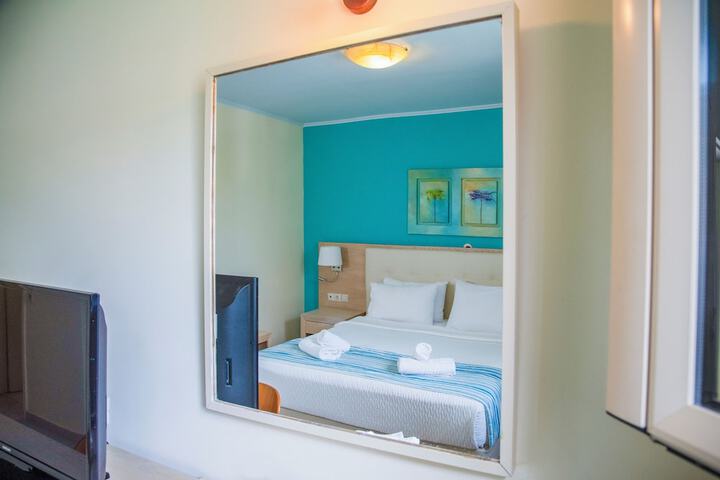 Room 95 of 194